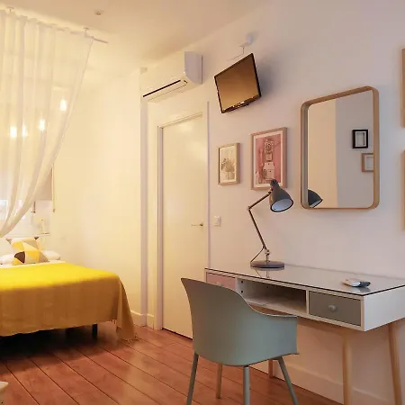 Hotel Smile & Co Hostal Boutique-3